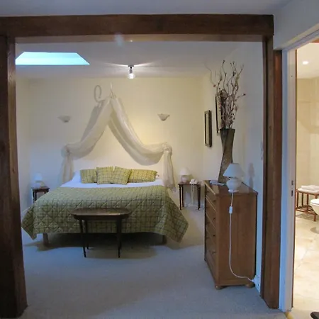 فندق Les Etangs De Guibert 3*