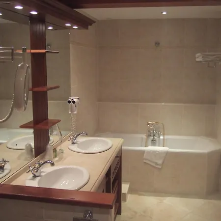 Szálloda Les Etangs De Guibert 3*