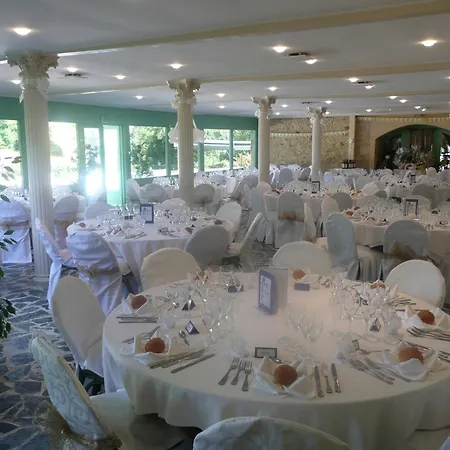 Les Etangs De Guibert Hotel Neufchâtel-en-Saosnois