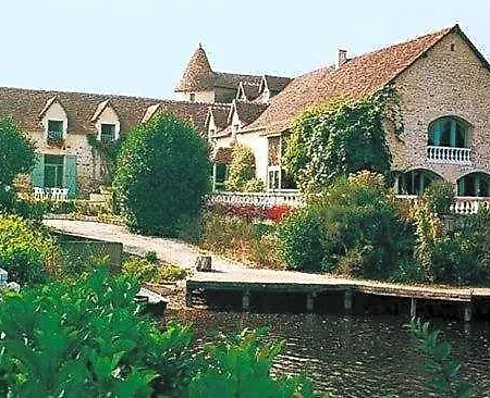 Les Etangs De Guibert Hotel 3*
