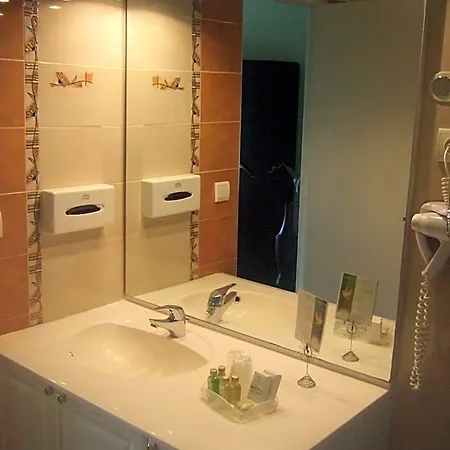 Les Etangs De Guibert Hotel 3*