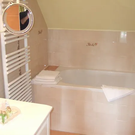 Les Etangs De Guibert Hotel 3*