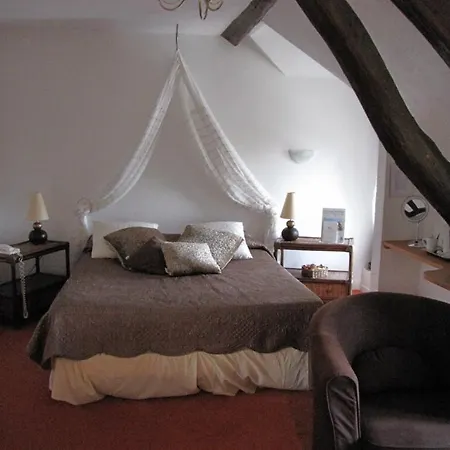 فندق Les Etangs De Guibert 3*