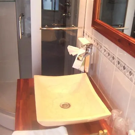 Les Etangs De Guibert Hotel 3*