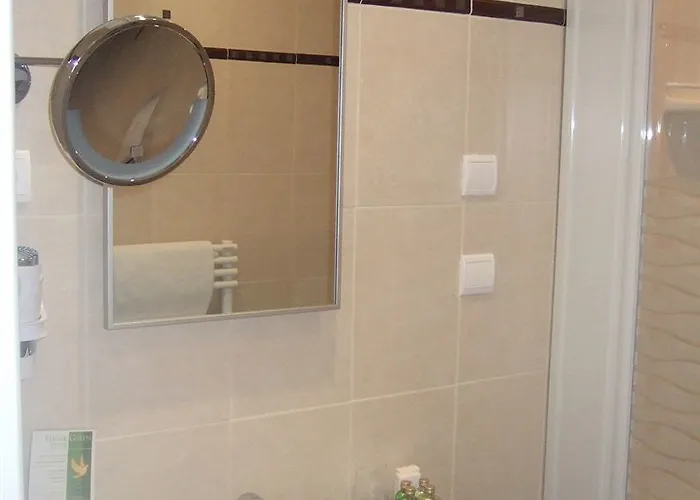 Les Etangs De Guibert Hotel Neufchâtel-en-Saosnois